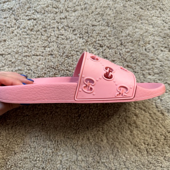 Rose Gucci Rubber Pursuit G Slides - Picture 7 of 12